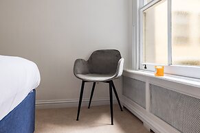 Luxury 2-bed Apartment in Knightsbridge