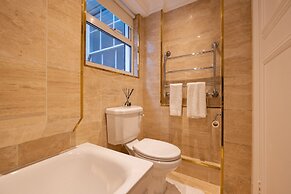 Luxury 2-bed Apartment in Knightsbridge