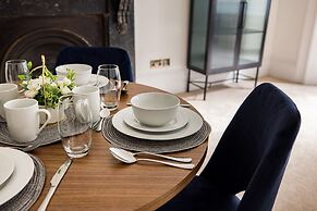 Luxury 2-bed Apartment in Knightsbridge