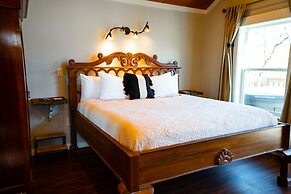 Starlight Haven Hot Springs