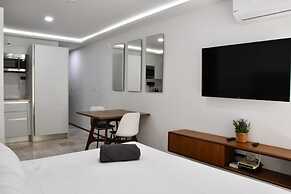 Luxury Apartment on 5th Av -One Paralia