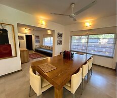 Jungle Hut- Annabelles Beach Apartments at Bernard Simao Calangute