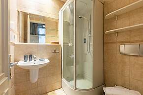 Missafir Flat in Beyoglu With Bosphorus View