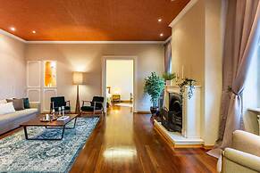 Missafir Flat in Beyoglu With Bosphorus View