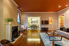 Missafir Flat in Beyoglu With Bosphorus View