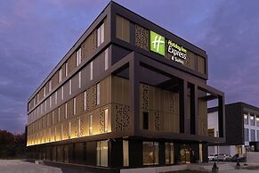 Holiday Inn Express and Suites Deventer, an IHG Hotel