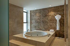 Four Points by Sheraton Production City, Dubai