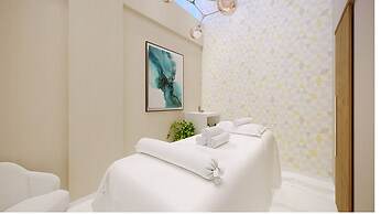 Four Points by Sheraton Production City, Dubai