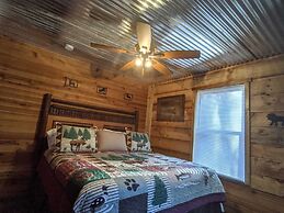 Deep Creek Hideaway 2 Bedroom Cabin by RedAwning
