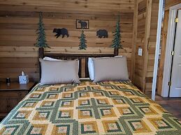 Deep Creek Hideaway 2 Bedroom Cabin by RedAwning