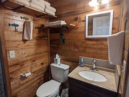 Deep Creek Hideaway 2 Bedroom Cabin by RedAwning