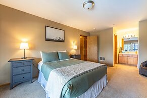 04 Lodge 1 Bedroom Condo by Redawning