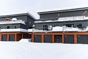 Powder Village Retreat by Revelstoke Vacations