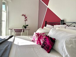 Happy Family Apartments The Roof