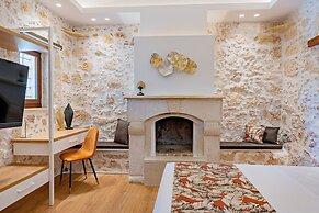 Venetian Charming ,stone-built Apartment Rethymno