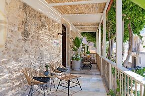 Venetian Charming ,stone-built Apartment Rethymno