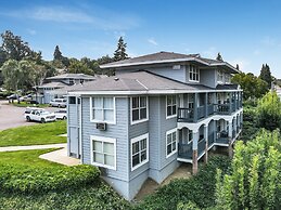 28 Lodge 1 Bedroom Condo by RedAwning