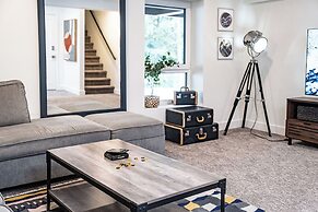 Revelation Retreat by Revelstoke Vacations