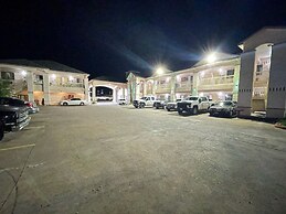 Woodland Inn & Suites