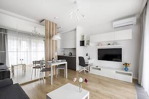 Warsaw Night Apartments MennicaResidence