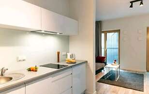 Warsaw Night Apartments MennicaResidence