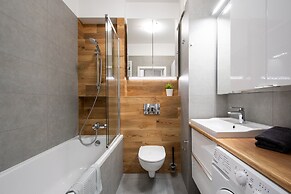 Warsaw Night Apartments MennicaResidence