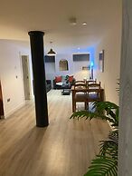 Captivating 2-bed Apartment in Bradford