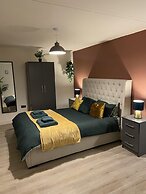 Captivating 2-bed Apartment in Bradford