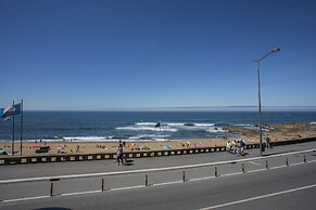 Liiiving -Luxury Beachfront Apartment II