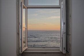 Liiiving -Luxury Beachfront Apartment II