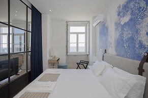 Liiiving -Luxury Beachfront Apartment II