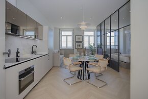 Liiiving -Luxury Beachfront Apartment II