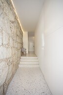 Liiiving -Luxury Beachfront Apartment IV