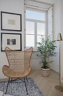 Liiiving -Luxury Beachfront Apartment IV