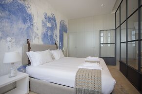 Liiiving -Luxury Beachfront Apartment IV