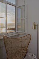 Liiiving -Luxury Beachfront Apartment IV
