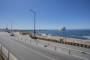 Liiiving -Luxury Beachfront Apartment IV