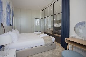 Liiiving -Luxury Beachfront Apartment IV