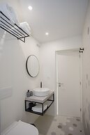 Liiiving - Luxury Beachfront Apartment V