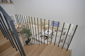 Liiiving - Luxury Beachfront Apartment V