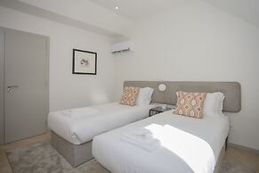 Liiiving - Luxury Beachfront Apartment V