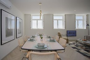 Liiiving - Luxury Beachfront Apartment V