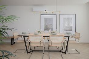 Liiiving - Luxury Beachfront Apartment V