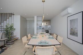 Liiiving - Luxury Beachfront Apartment V