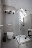 Liiiving - Luxury Beachfront Apartment V