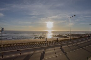 Liiiving-Luxury Beachfront Apartment III