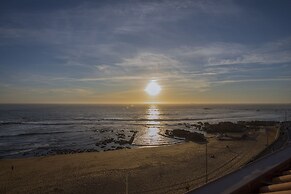 Liiiving-Luxury Beachfront Apartment III