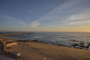 Liiiving-Luxury Beachfront Apartment III