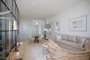 Liiiving-Luxury Beachfront Apartment III