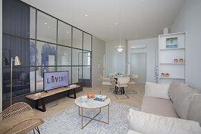 Liiiving-Luxury Beachfront Apartment III